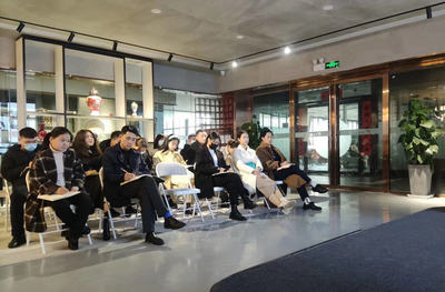 東方金典榮獲省民營文化產業(yè)商會2020年度優(yōu)秀單位，協(xié)同九色鹿藝術館開展員工培訓共促文化服務發(fā)展